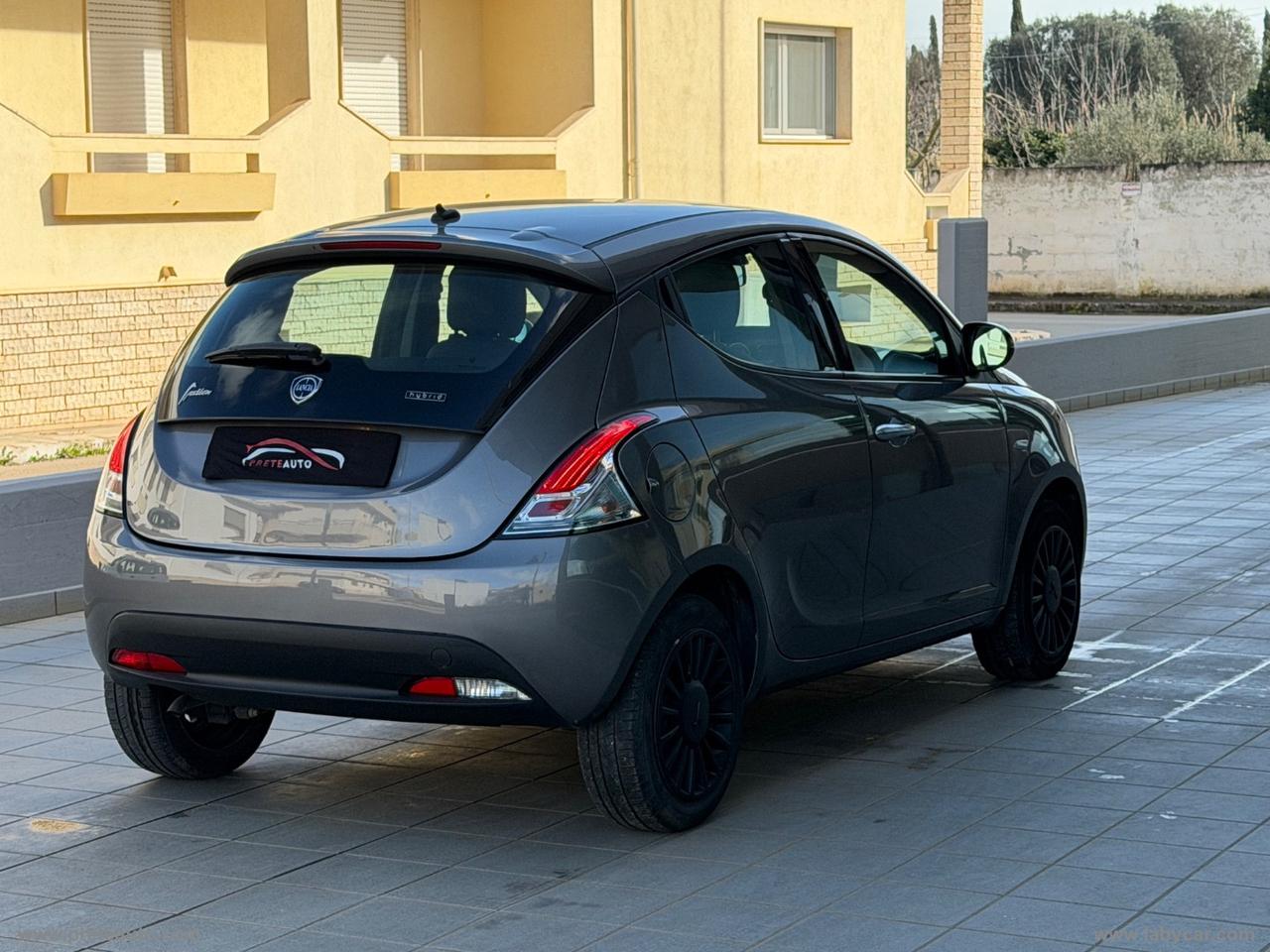 LANCIA Ypsilon 1.0 FireFly 5pS&S Hyb. Eco Silv.