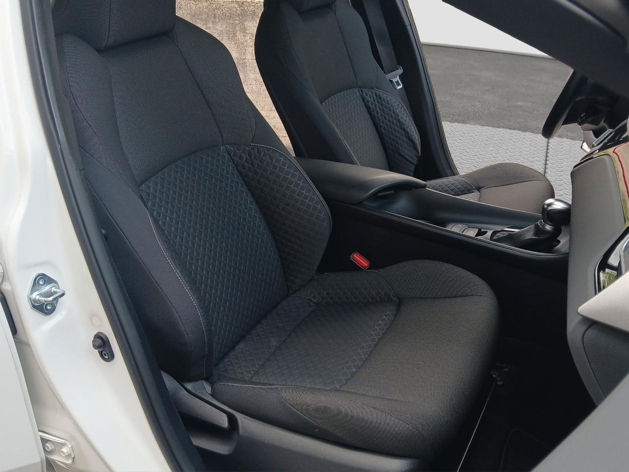 Toyota C-HR 1.8h Business e-cvt