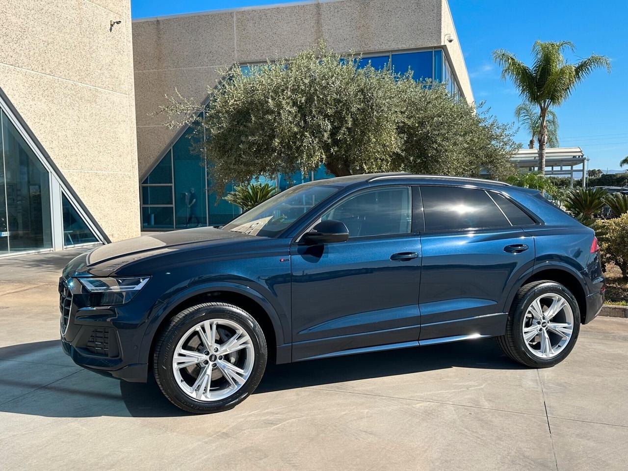 Audi Q8 45 tdi Sline offerta T-Stock prezzo imperdibile