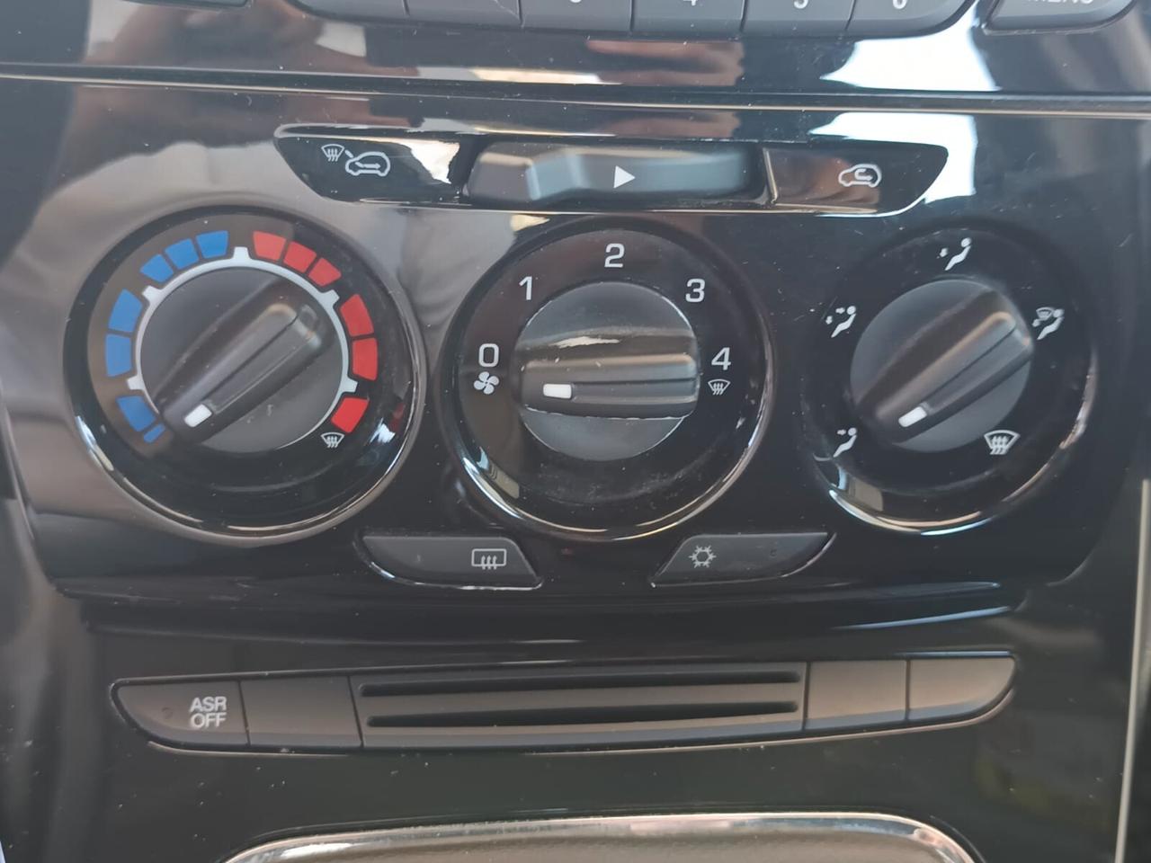 LANCIA YPSILON 2015 - 1.2 BENZINA OK NEOP. LB AUTOMOBILI