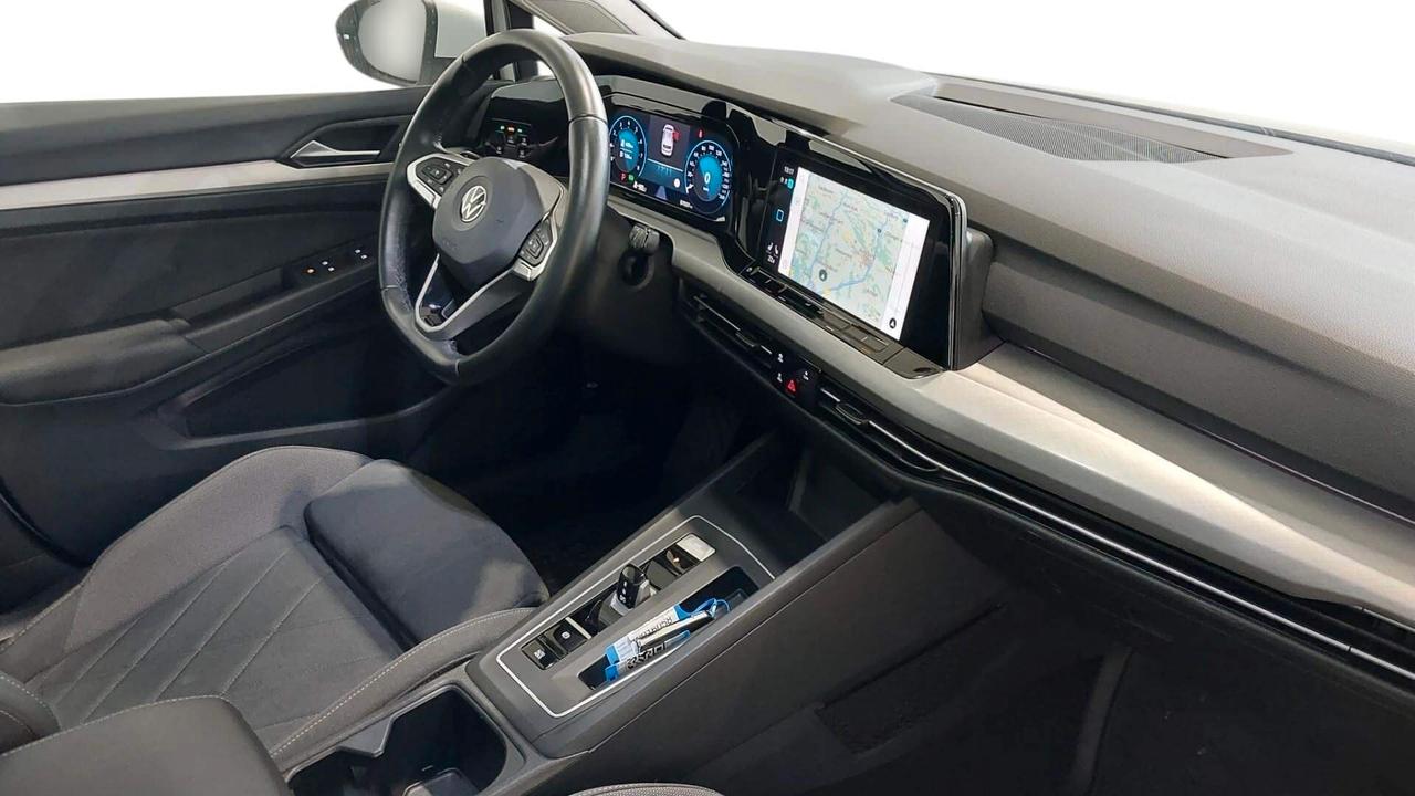 Volkswagen Golf 1.5 TGI DSG_NAVI_R18_CAMERA_MASSAGGIO