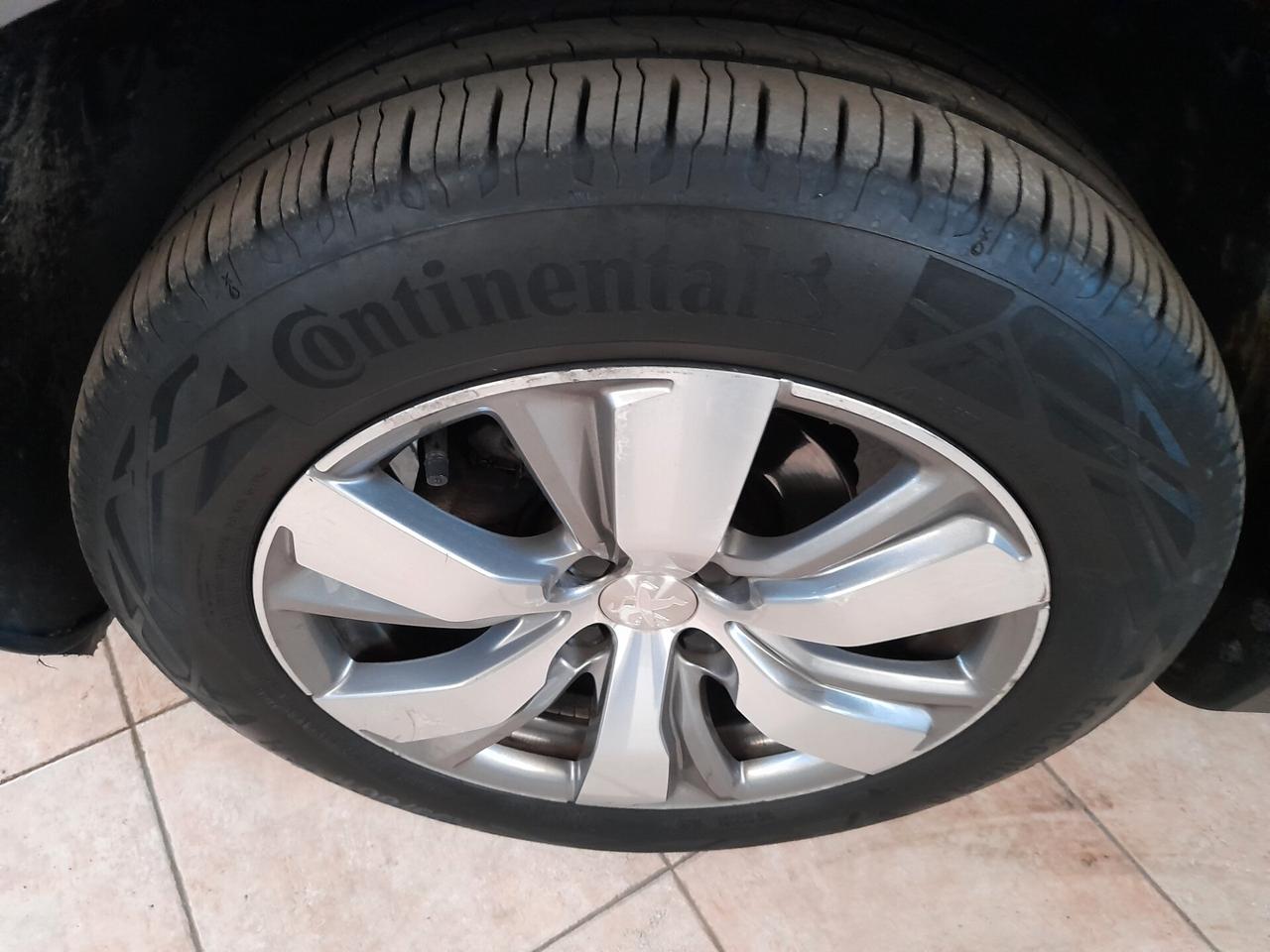 Peugeot 2008 PureTech 82 Allure