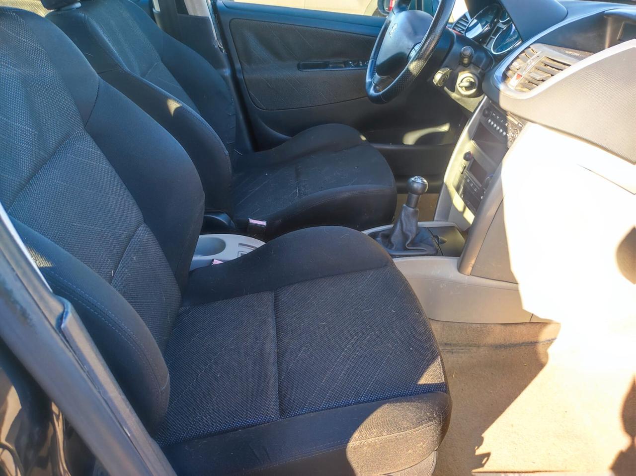 Peugeot 207 1.4 HDi 70CV 5p. ONE Line