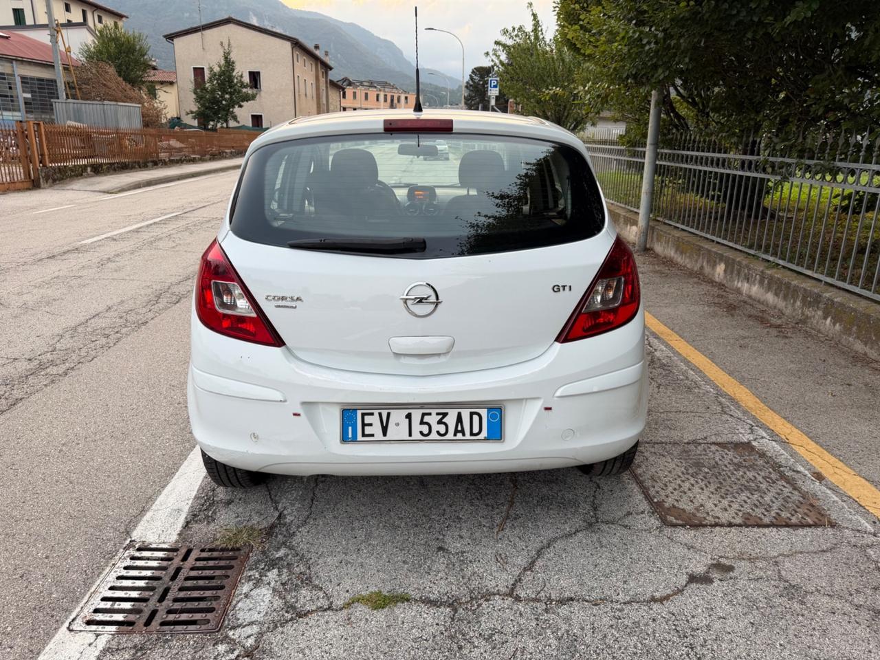 Opel Corsa 1.2 85CV 5 porte GPL-TECH Edition