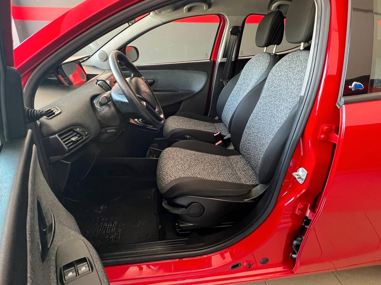 Lancia Ypsilon 1.2 69 CV 5 porte GPL Ecochic Gold