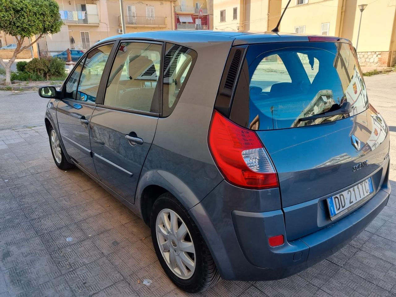 Renault Scenic Scénic 1.5 dCi/105CV Dynamique