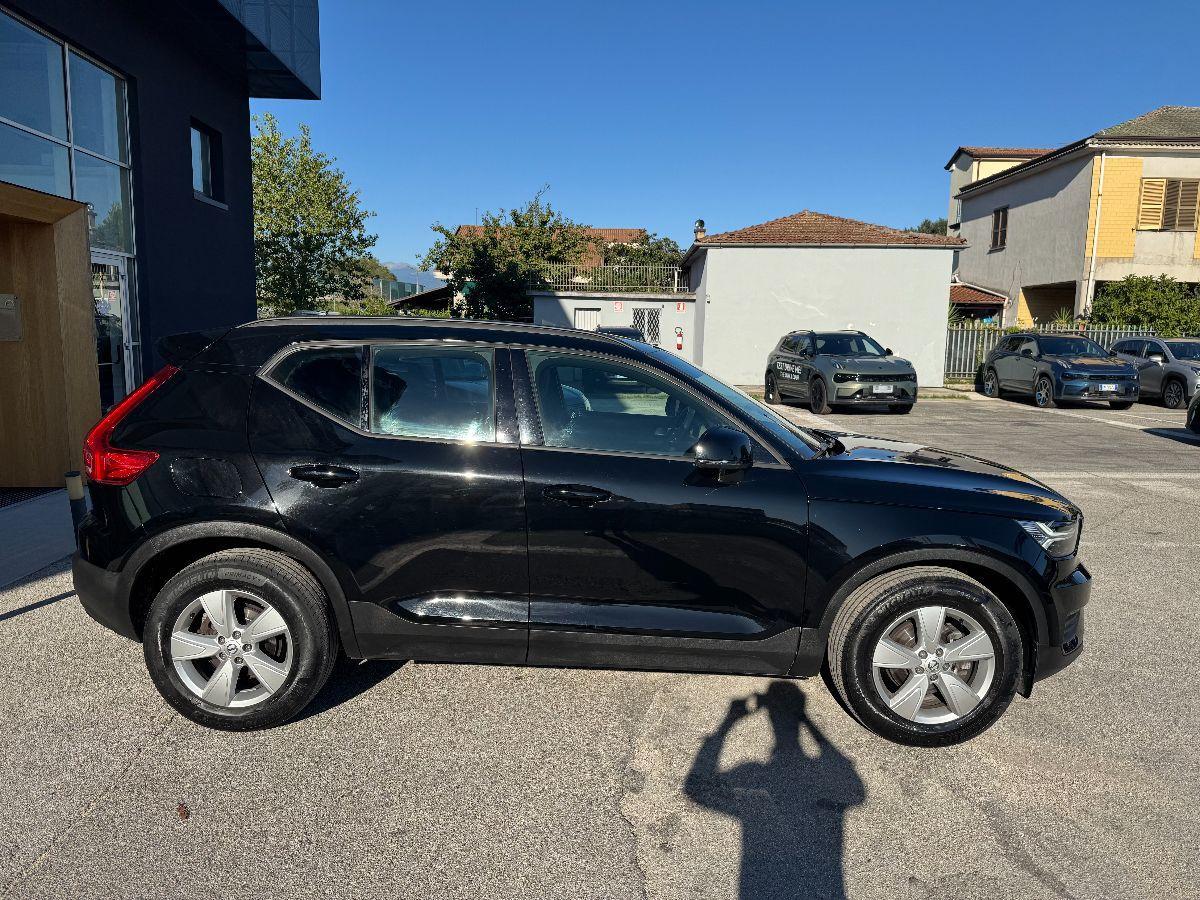 VOLVO - XC40 - T2 Momentum pro manuale N1