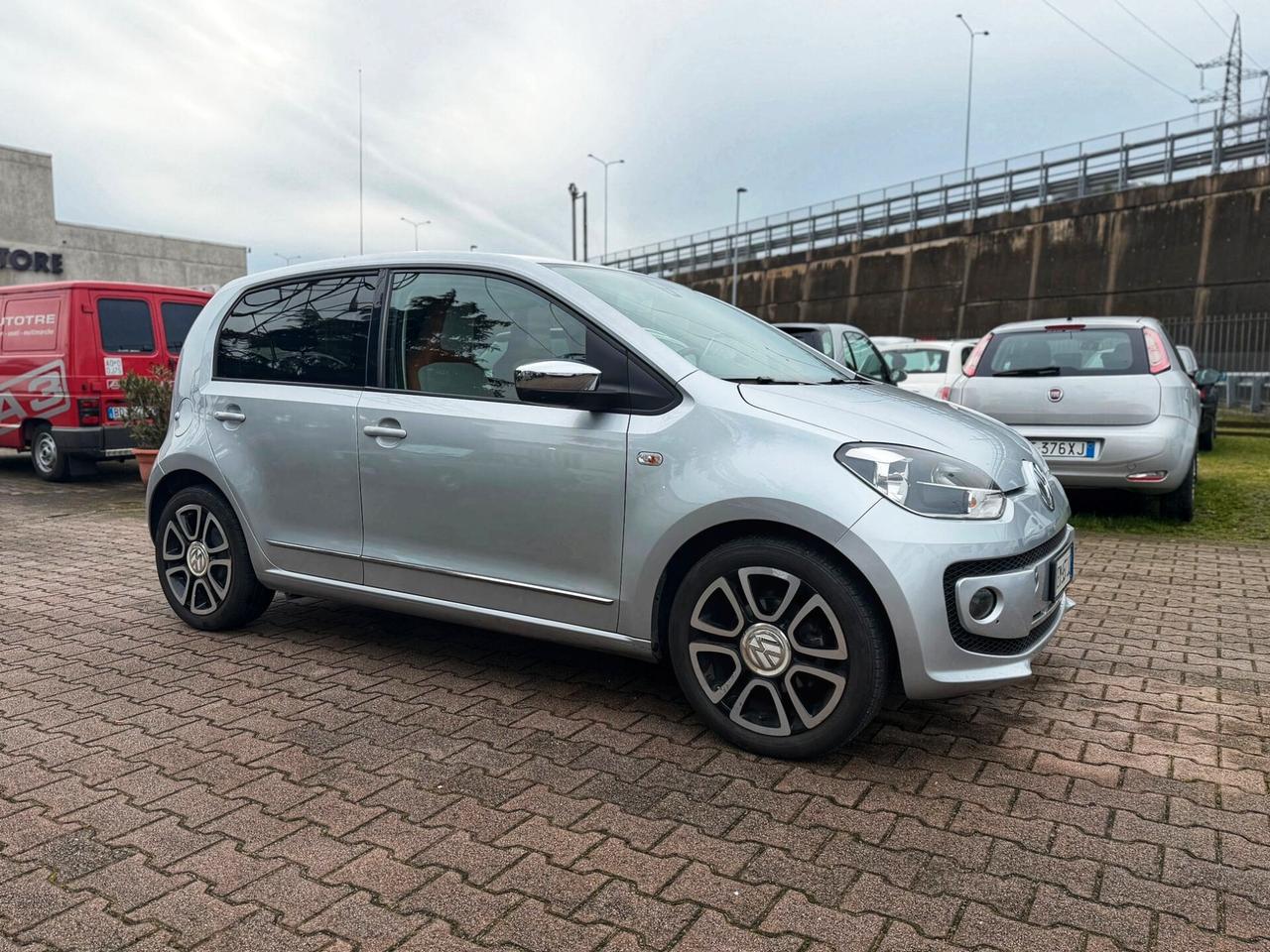 Volkswagen up! 1.0 75 CV 5p. NAVIGA CRIUSE SENSORI PDC OK NEOPATENTATI