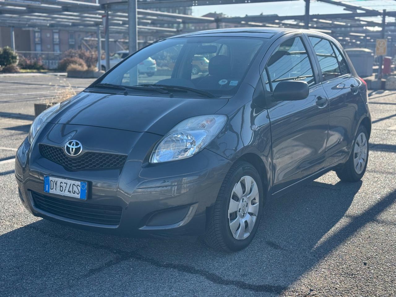 Toyota Yaris 1.0 5 porte Luxury pack