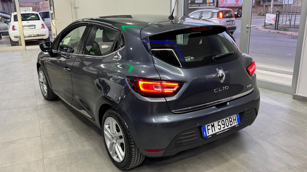 Renault Clio dCi 8V 90 CV 5 porte Moschino Intens