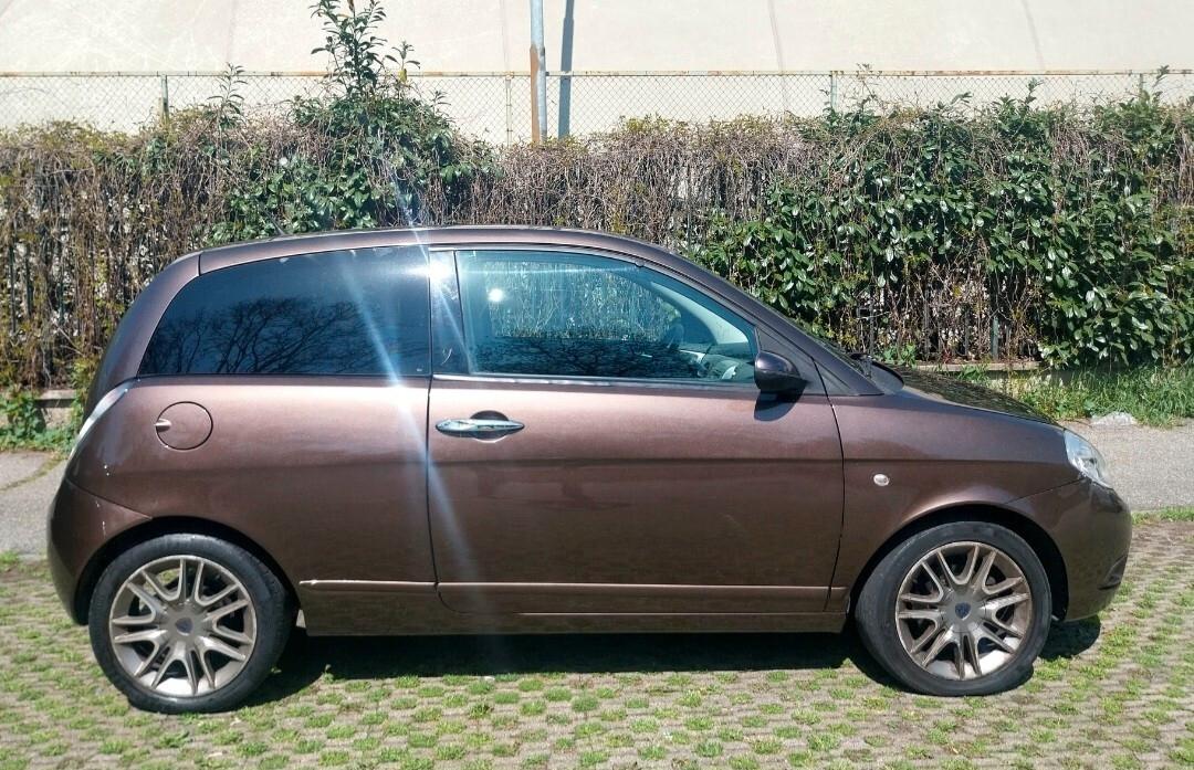 Lancia Ypsilon 1.2 Versus