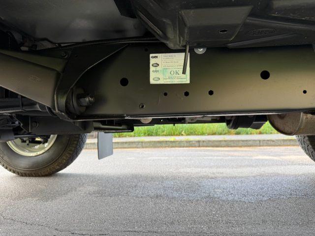 LAND ROVER Defender 90 2.4 S TD4 Station Wagon