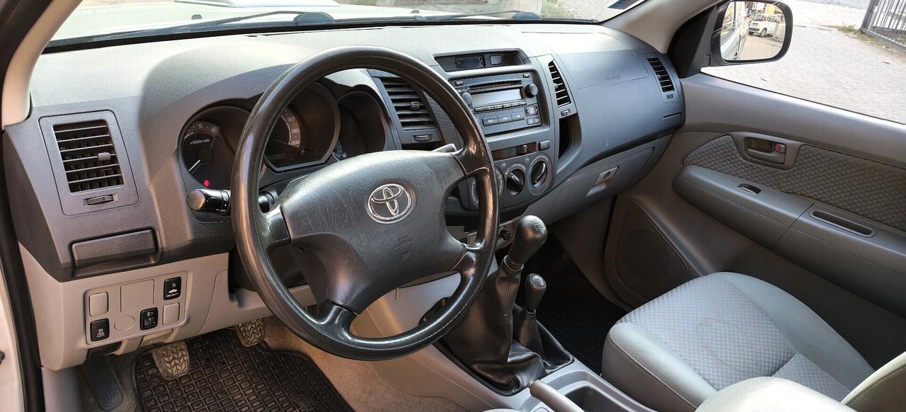 Toyota Hilux 2.5 D-4D 4WD Extra Cab PICK UP