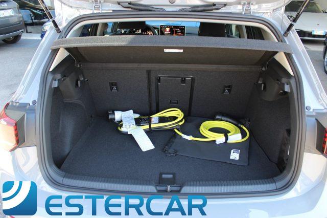 VOLKSWAGEN Golf 8.5 1.5 TSI eHybrid DSG Edition Plus
