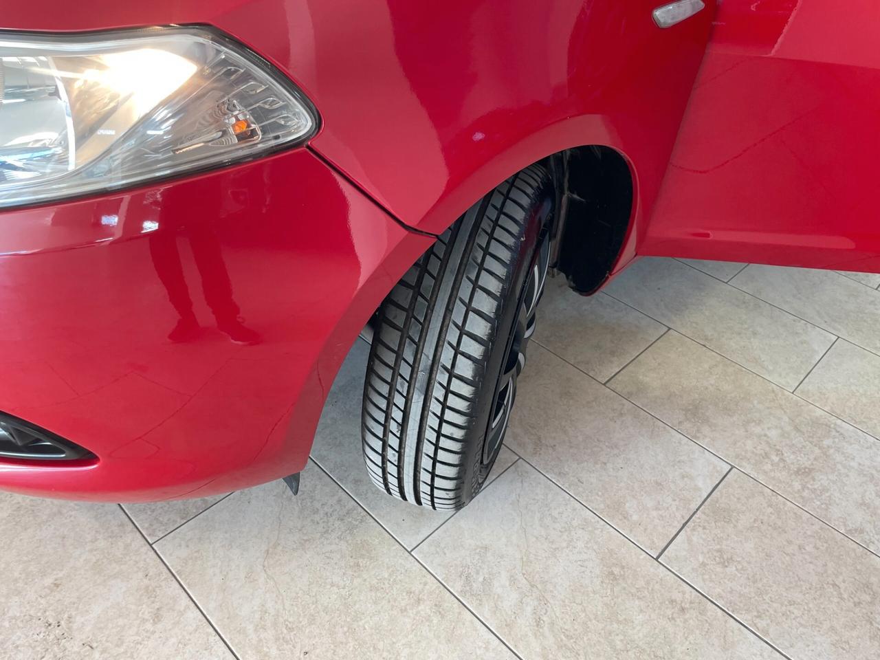 Lancia Y Ypsilon 0.9 85 CV Metano Ecochic Gold Twinair Neopatentati