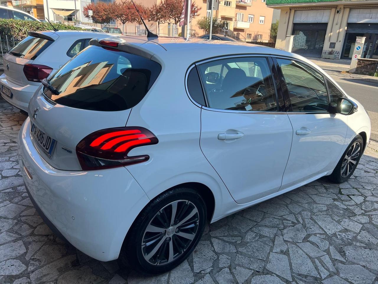 Peugeot 208 BlueHDi 75 5 porte Allure * NEOPATENTATI *