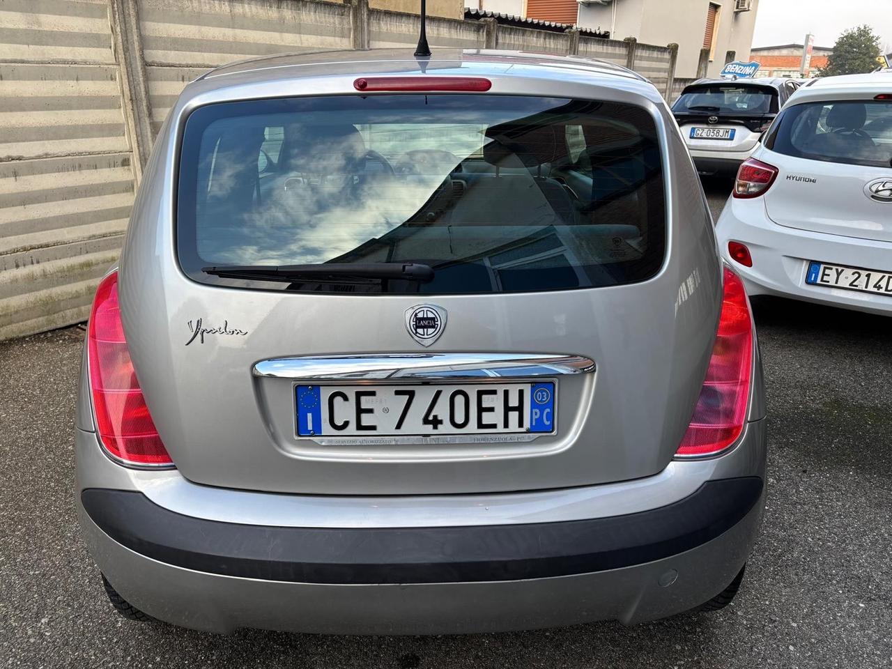 Lancia Ypsilon 1.2 16V Platino