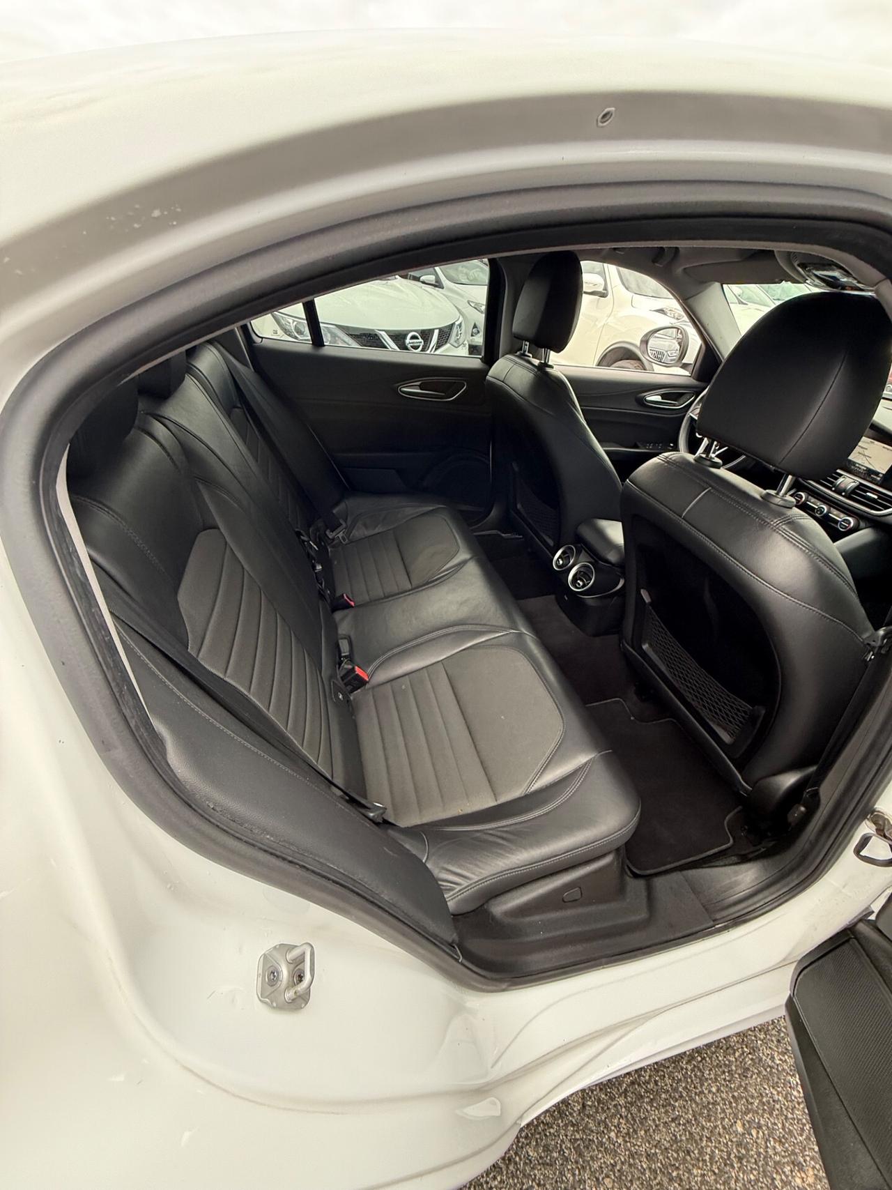 Giulia 2.2 180 CV/sport /rate/permute/E6