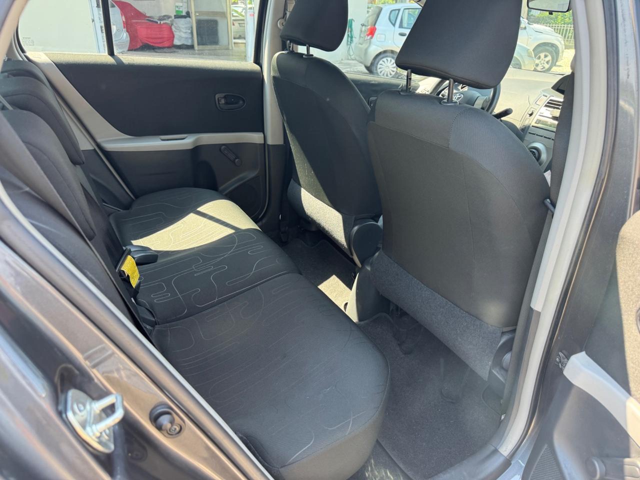 Toyota Yaris 1.0 5 porte