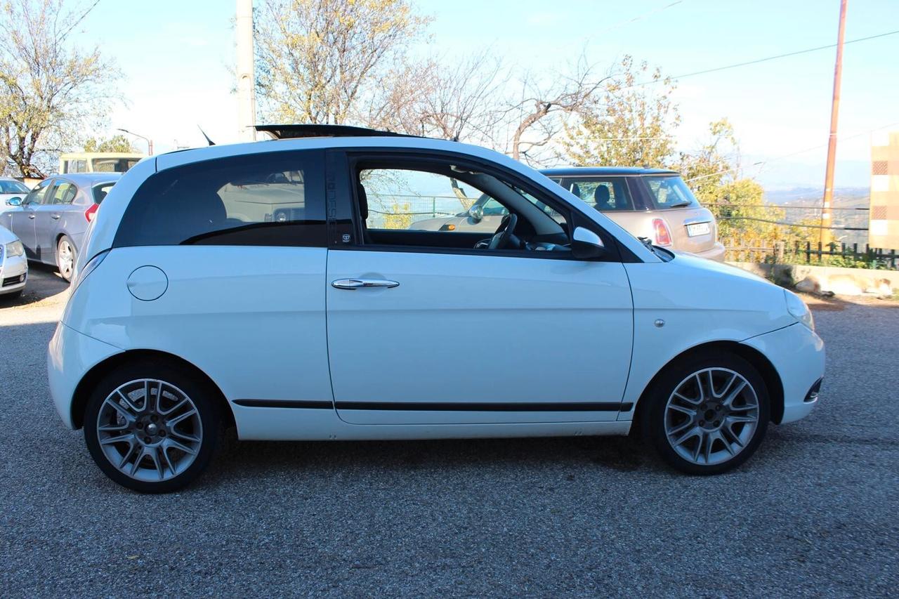 Lancia Ypsilon 1.3 MJT 90 CV Platino