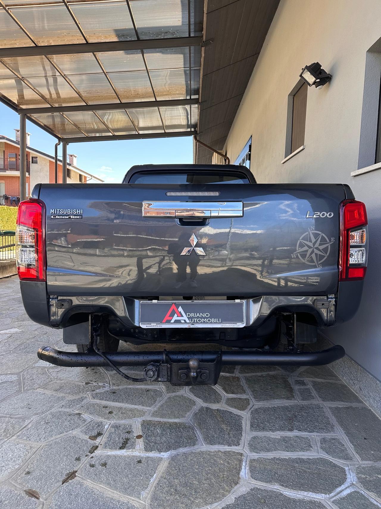 Mitsubishi L200 Club Cab L200 cl.cab 2.3d Invite 4wd 150cv