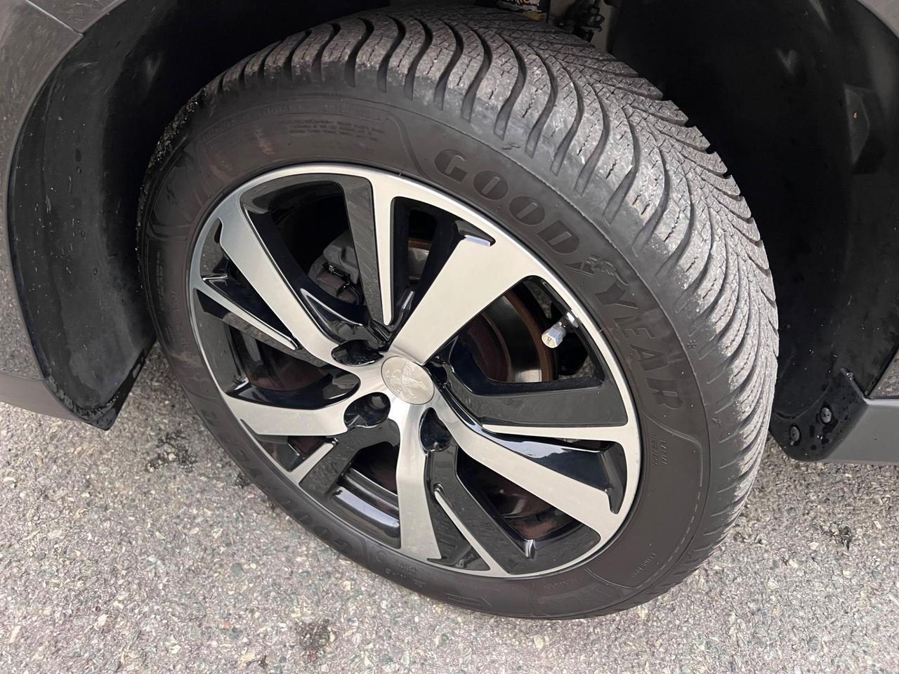 Peugeot 2008 1.6 e-HDi 92 CV Stop&Start Urban Cross