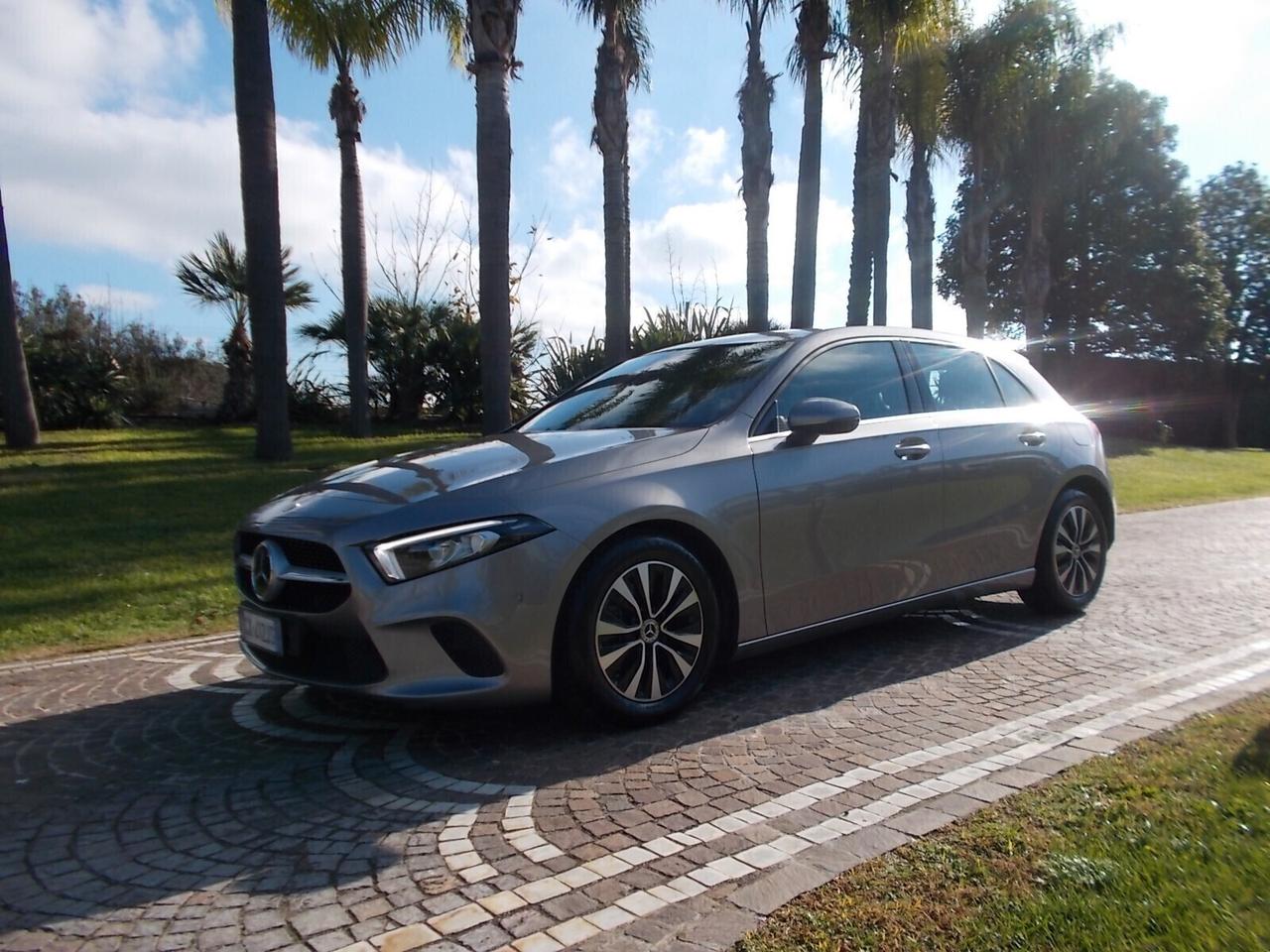 Mercedes-Benz A 180d Autom *FULL OPT.* da VETRINA