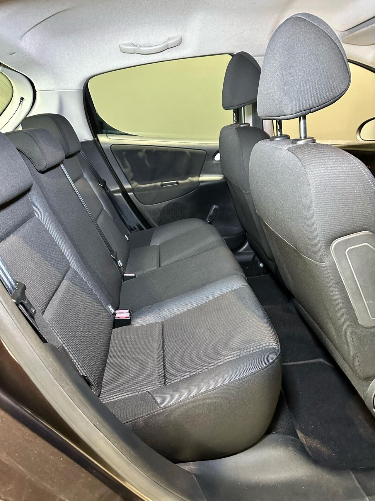 Peugeot 207 1.4 8V 75CV 5p. SPECIAL EDITION