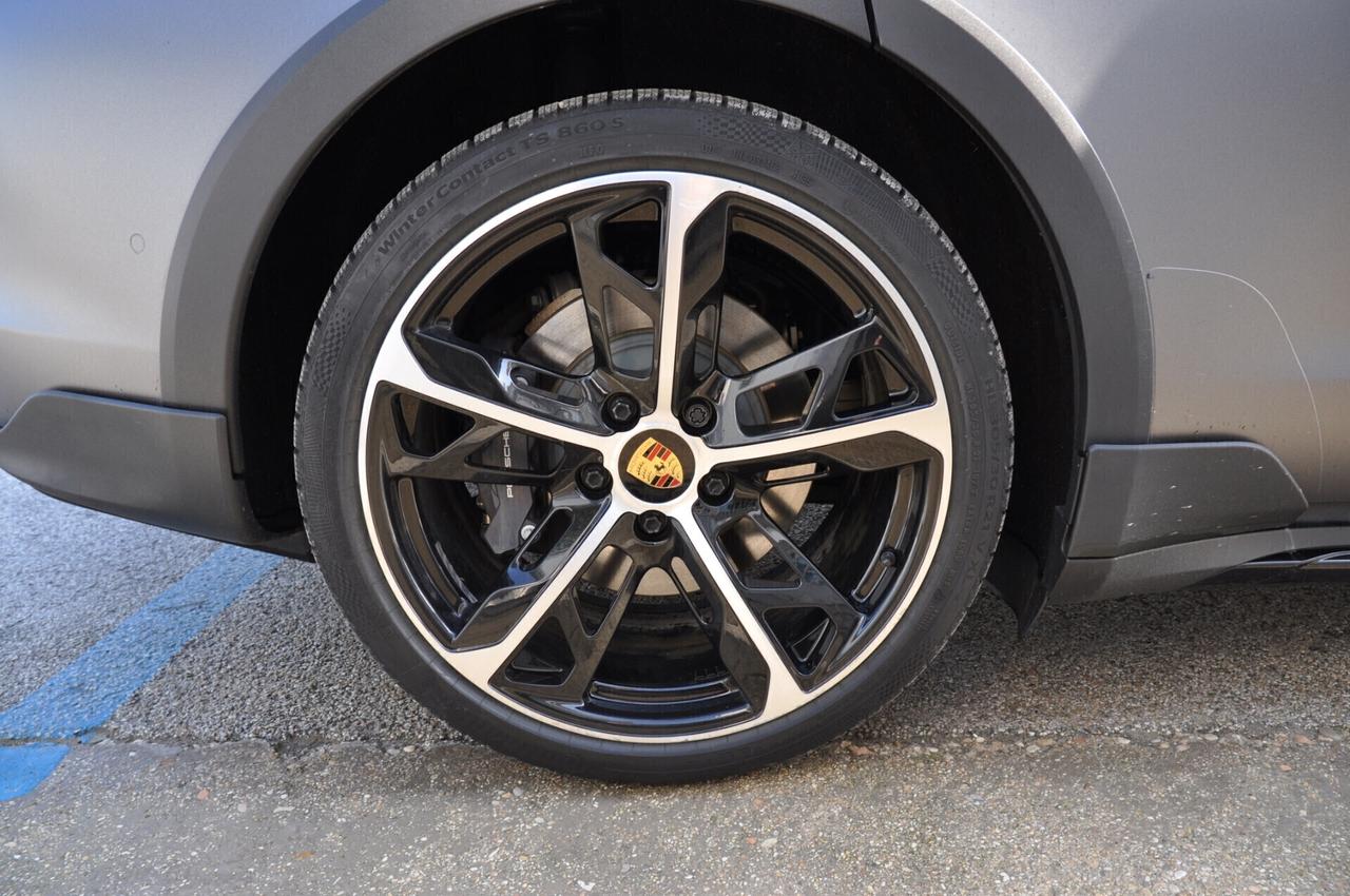 Porsche Taycan 4 Cross Turismo