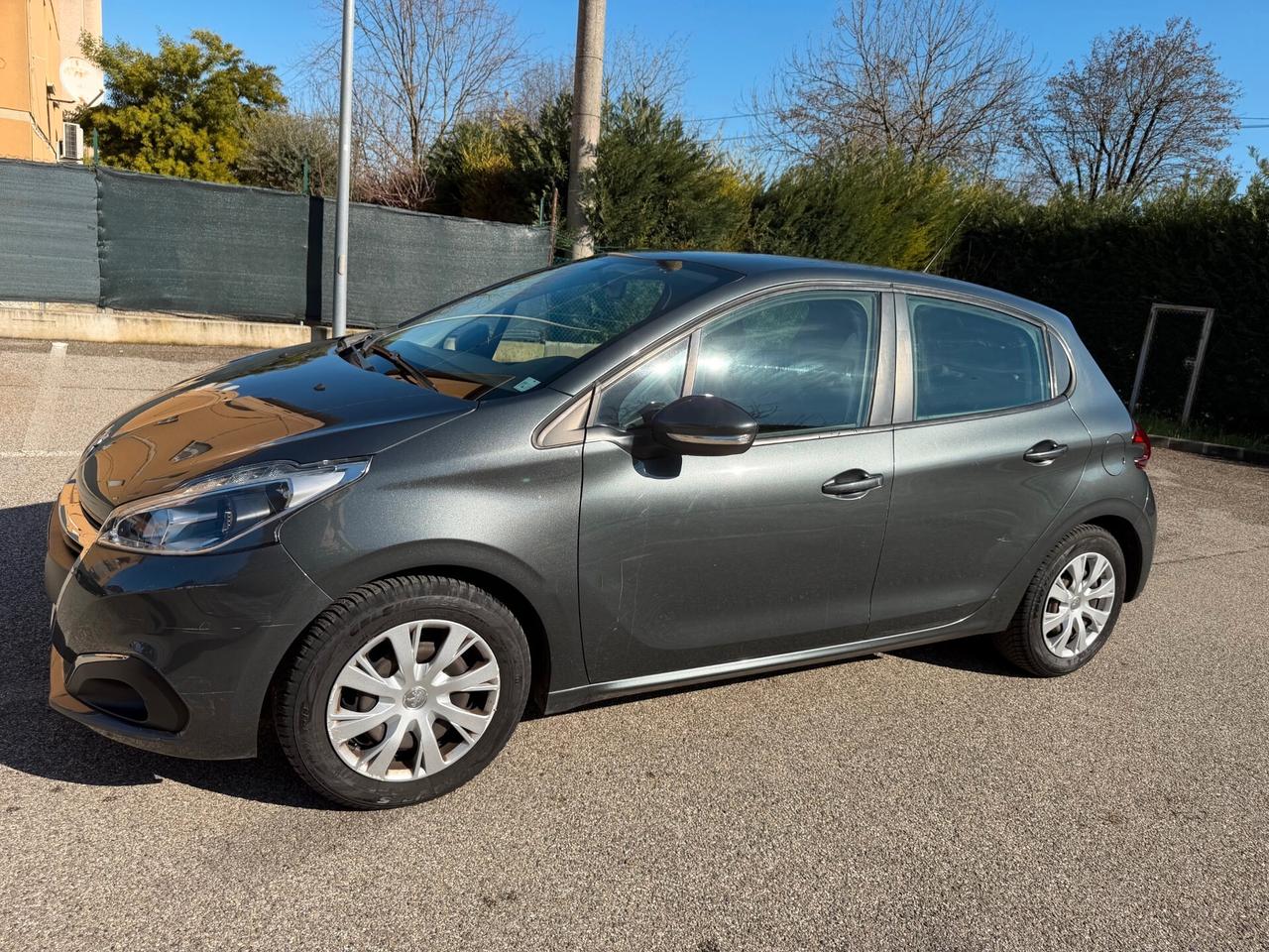 Peugeot 208 1.6 - NEOPATENTATI - 12 MESI DI GARANZIA -