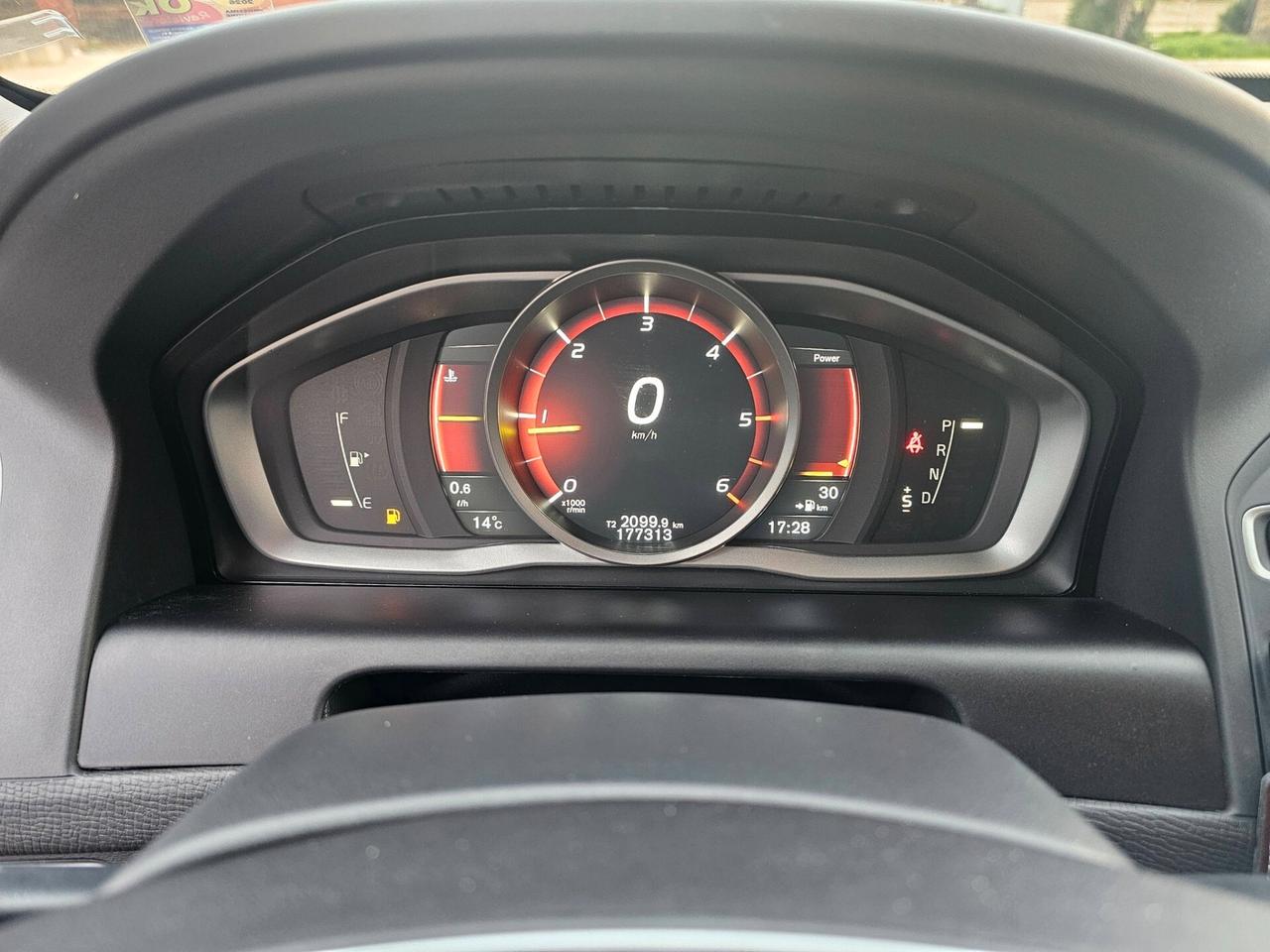 VOLVO XC60 2.0D 150CV BUSINESS AUTOCARRO N1 5 POSTI