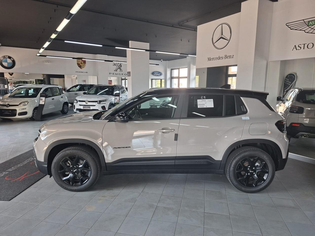 Jeep Avenger 1.2 Turbo 100 CV MHEV BLACKEDITION