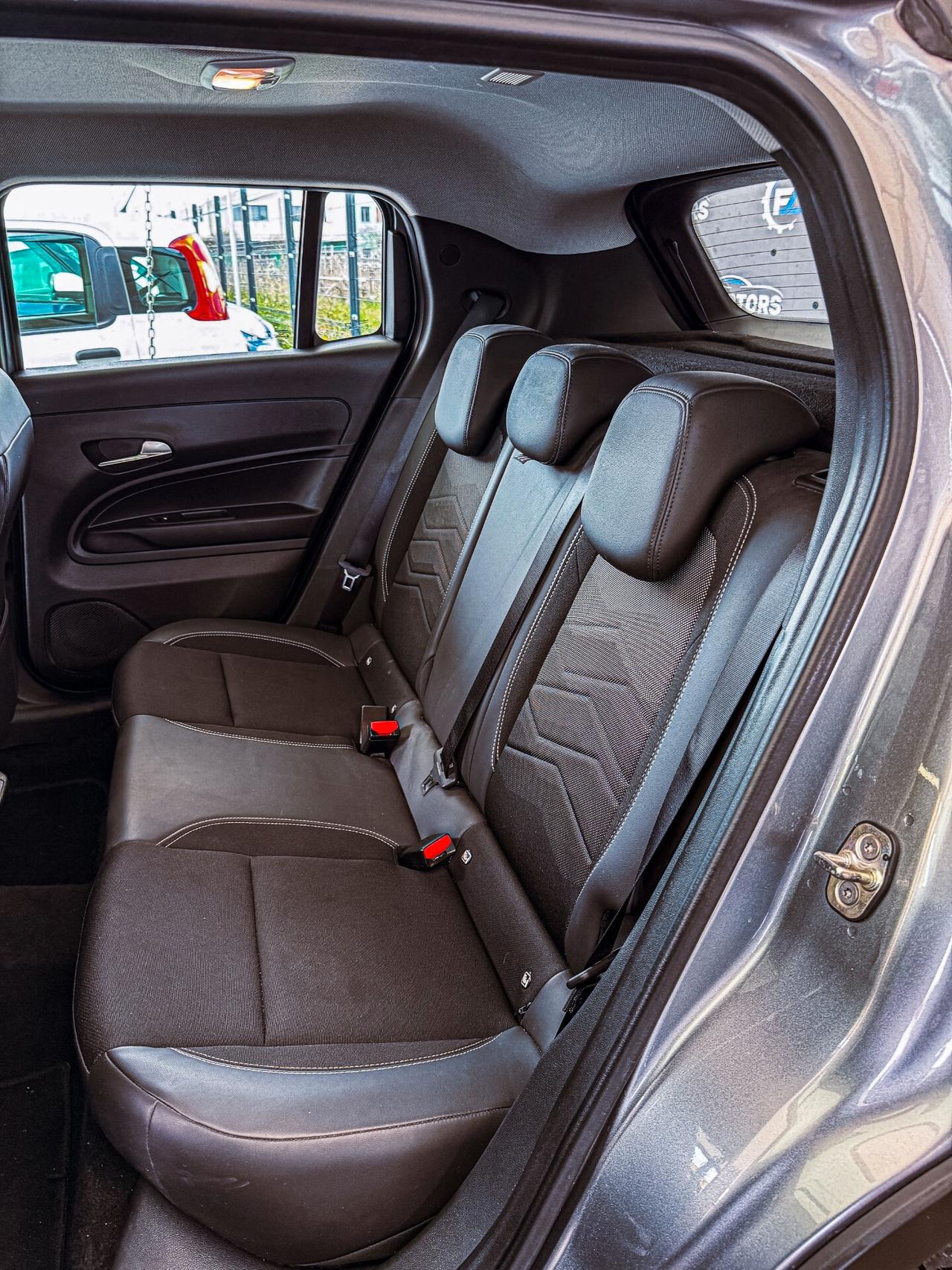 Jeep Avenger 1.2 Turbo 100 CV Altitude - solo 17000km!!!