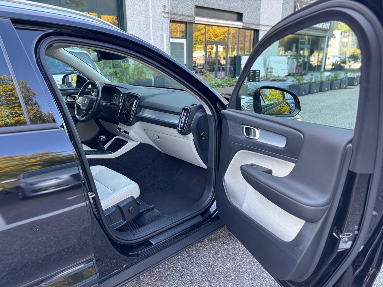 Volvo XC40 D3 AWD Momentum