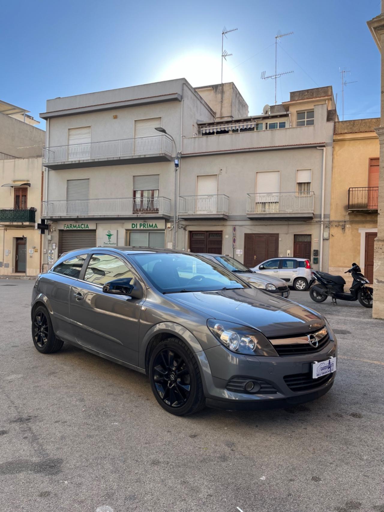 Opel Astra GTC 1.7 CDTI 101CV 3 porte Cosmo