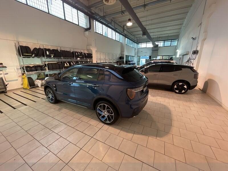Lynk & Co 01 01 PHEV
