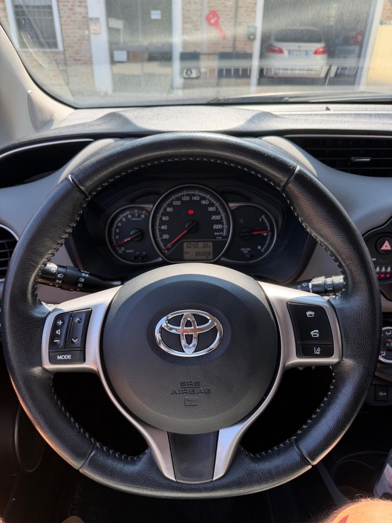 Toyota Yaris 1.0 5 porte Lounge