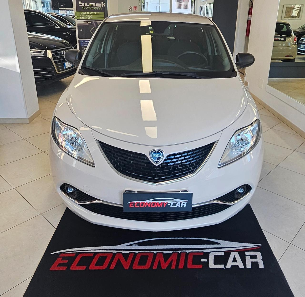 Lancia Ypsilon 1.2 69 CV 5 porte GPL Ecochic Silver
