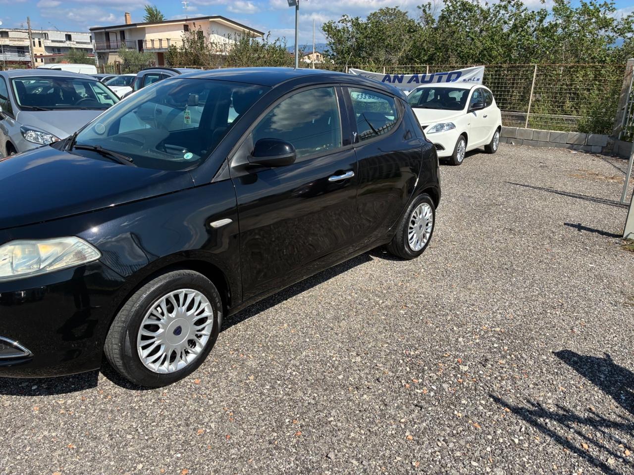 Lancia Ypsilon 1.2 69cv GPL - 2014