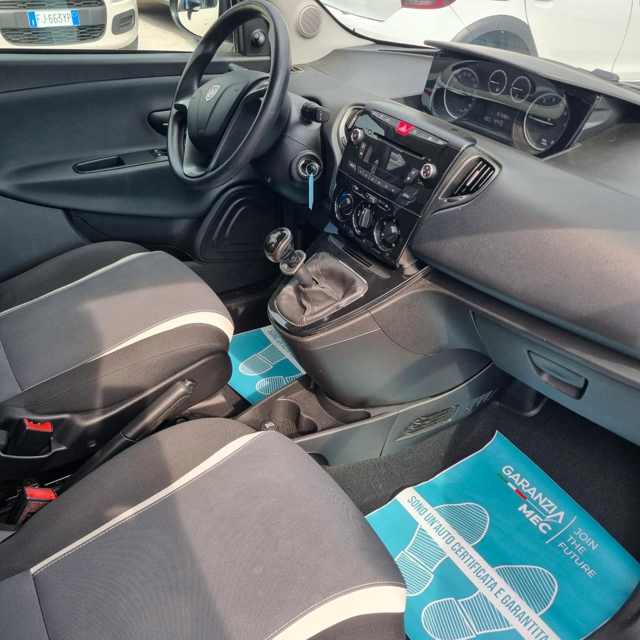 Lancia Ypsilon 1.2 69 CV 5 porte S&S Platinum
