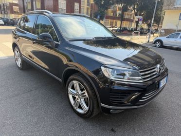 VW Touareg 3.0 TDI 204CV AUT. EXEC.-PROMO DEL MESE -
