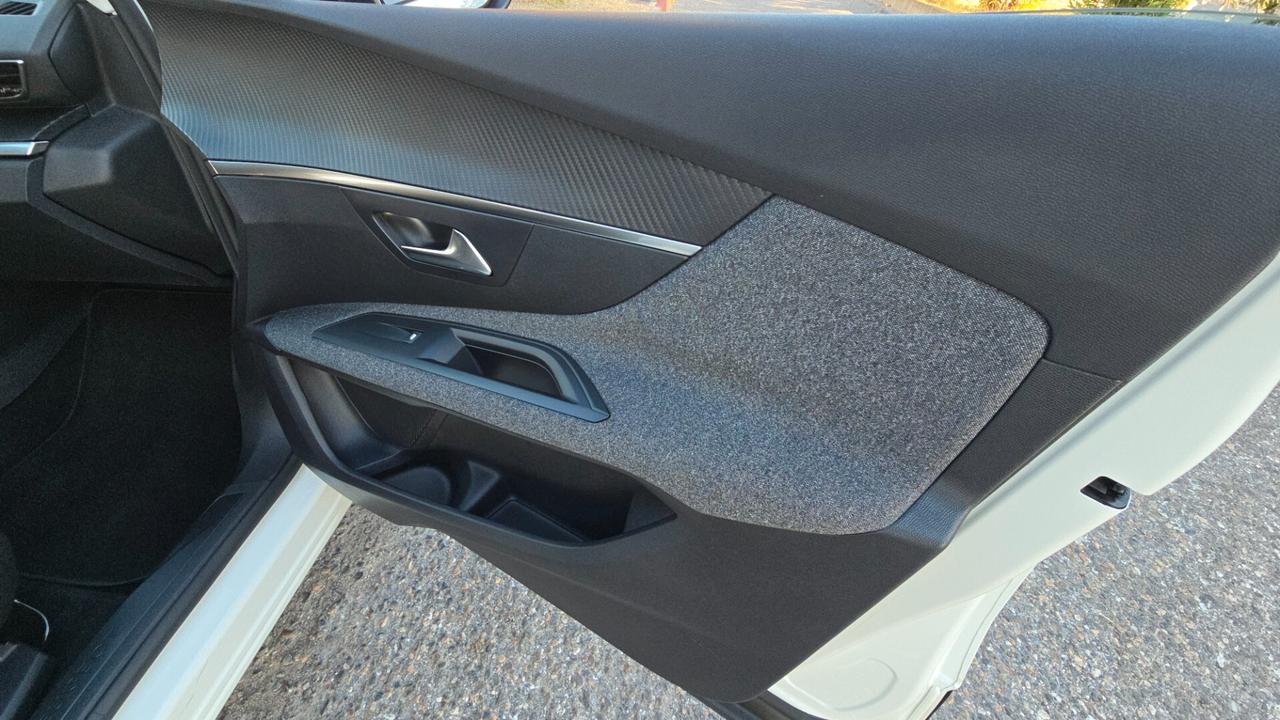 Peugeot 3008 BlueHDi 120 S&S EAT6 Business