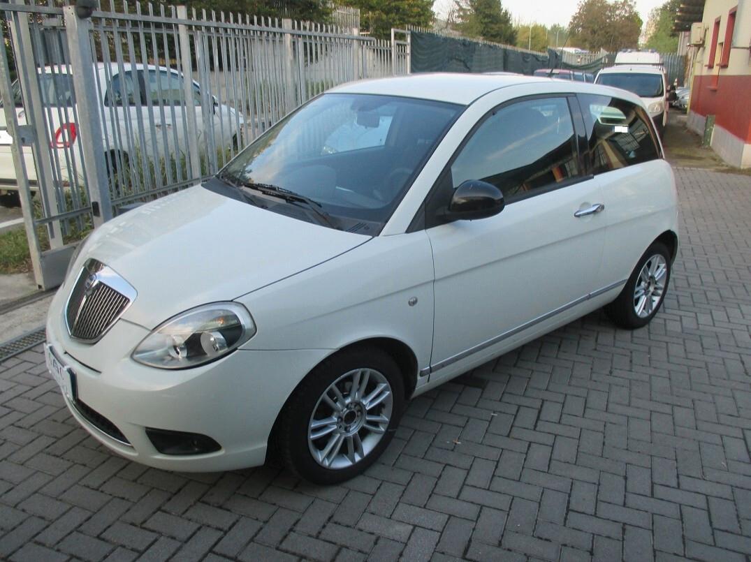 Lancia Ypsilon 1.3 mjt 16v E5 Per Neopatentati