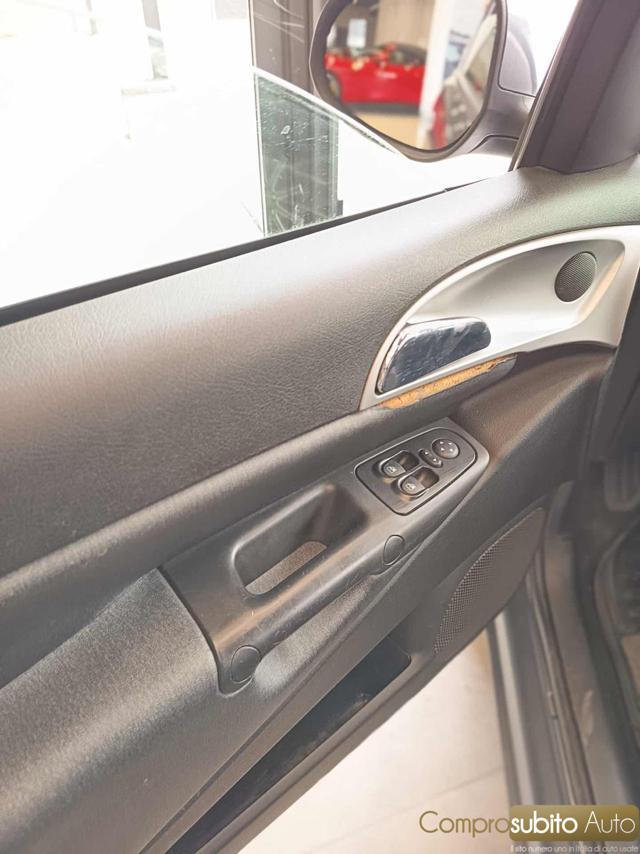 LANCIA Ypsilon 1.2 Oro