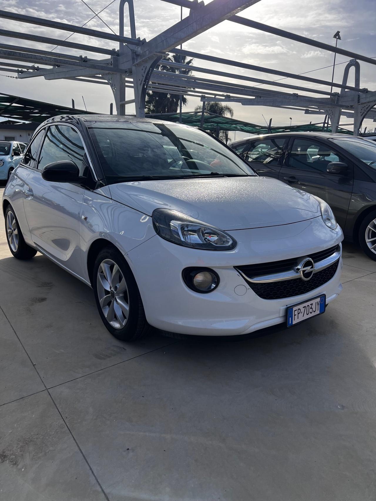 Opel Adam 1.2 70 CV Slam