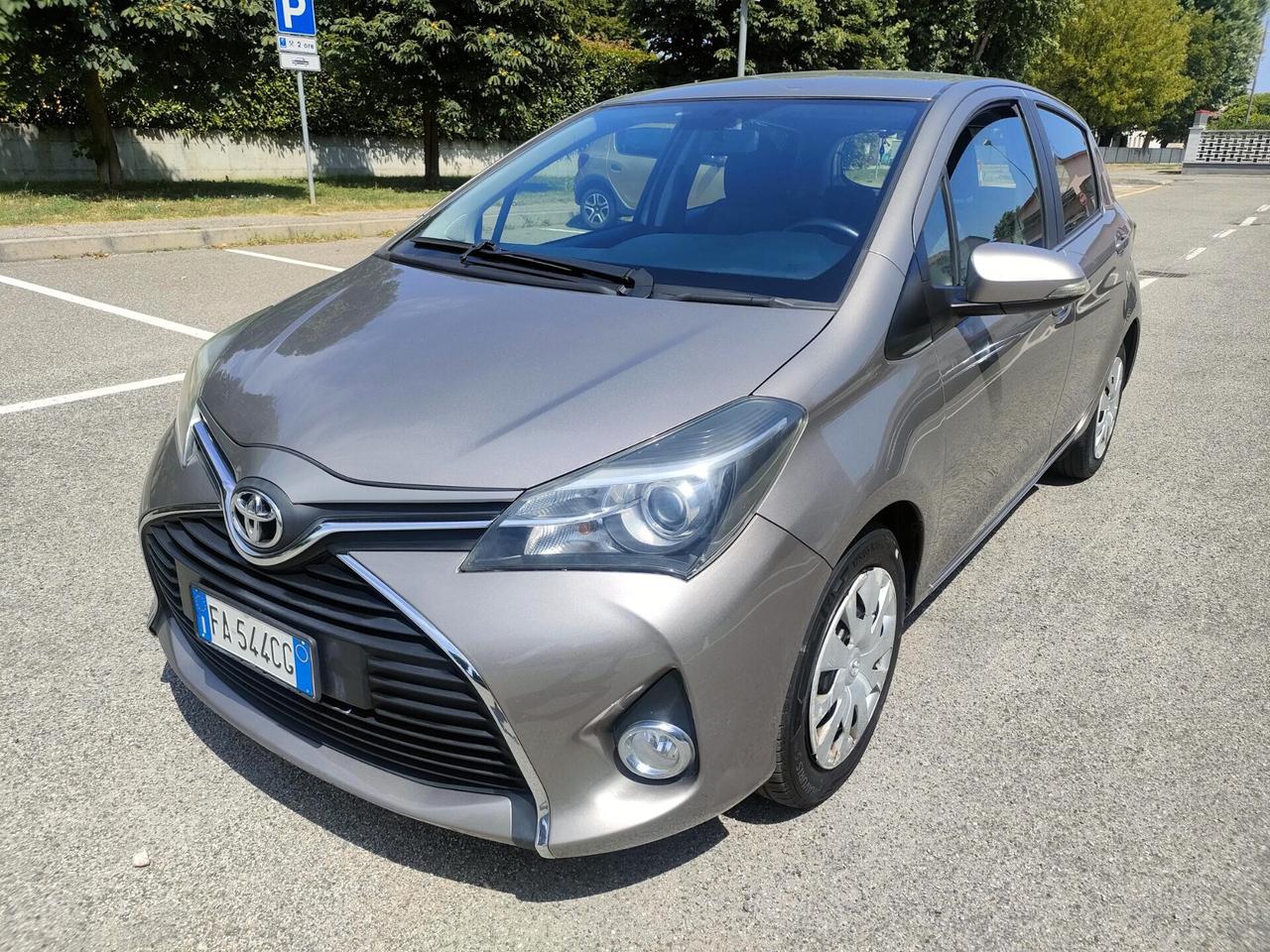 Toyota Yaris 1.4 D-4D 5p Euro6 Lounge