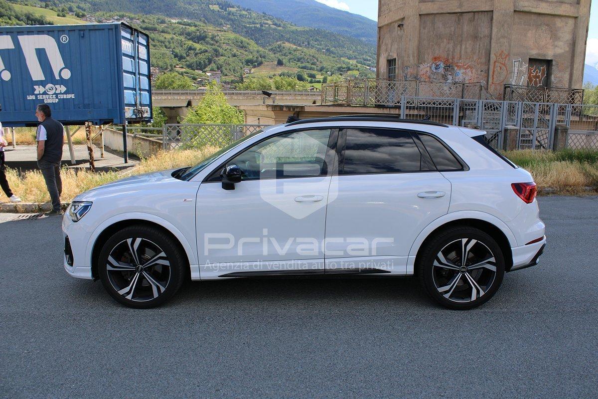 AUDI Q3 40 TDI quattro S tronic S line edition