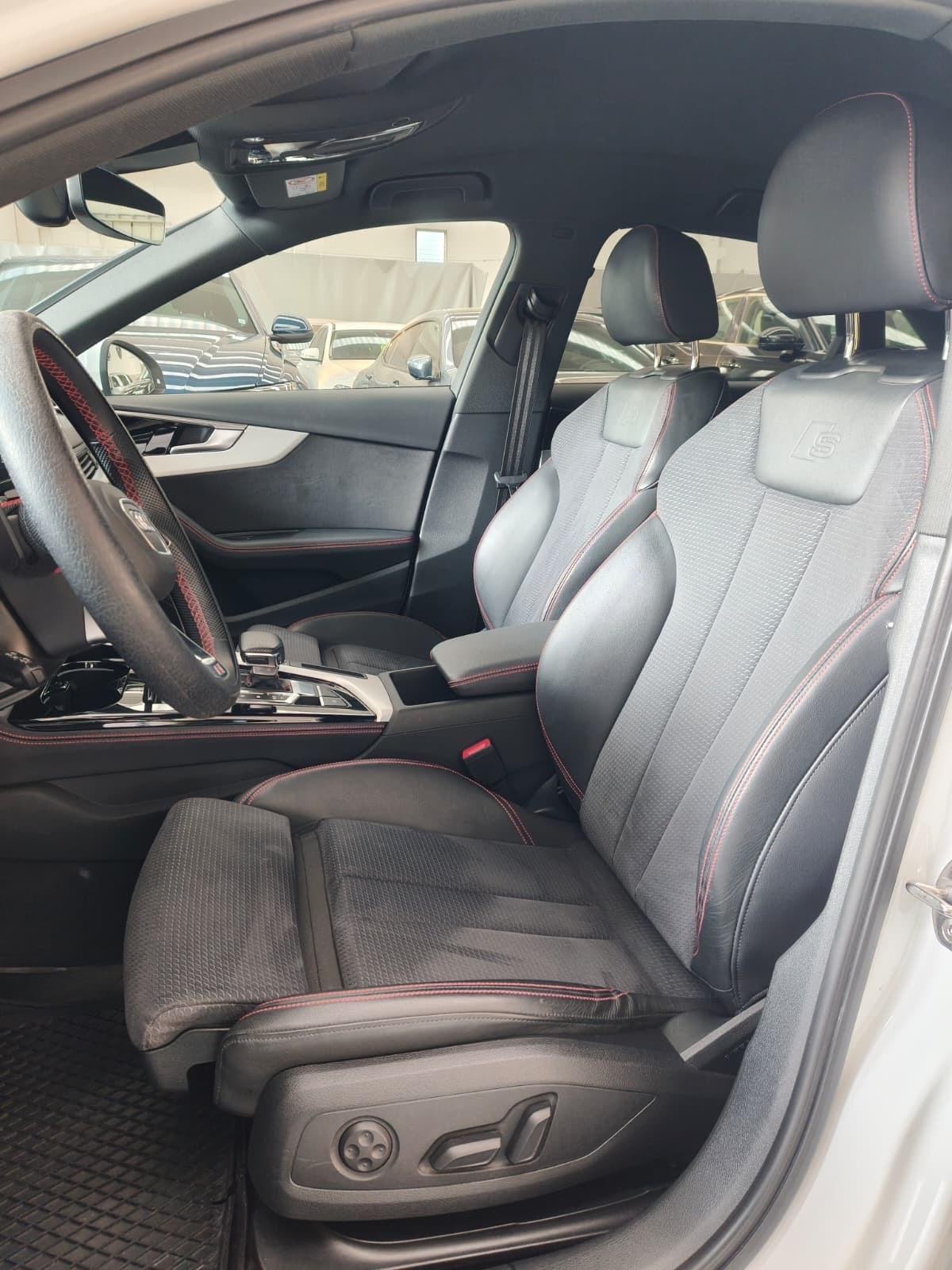Audi A4 40 TDI quattro S tronic line edition