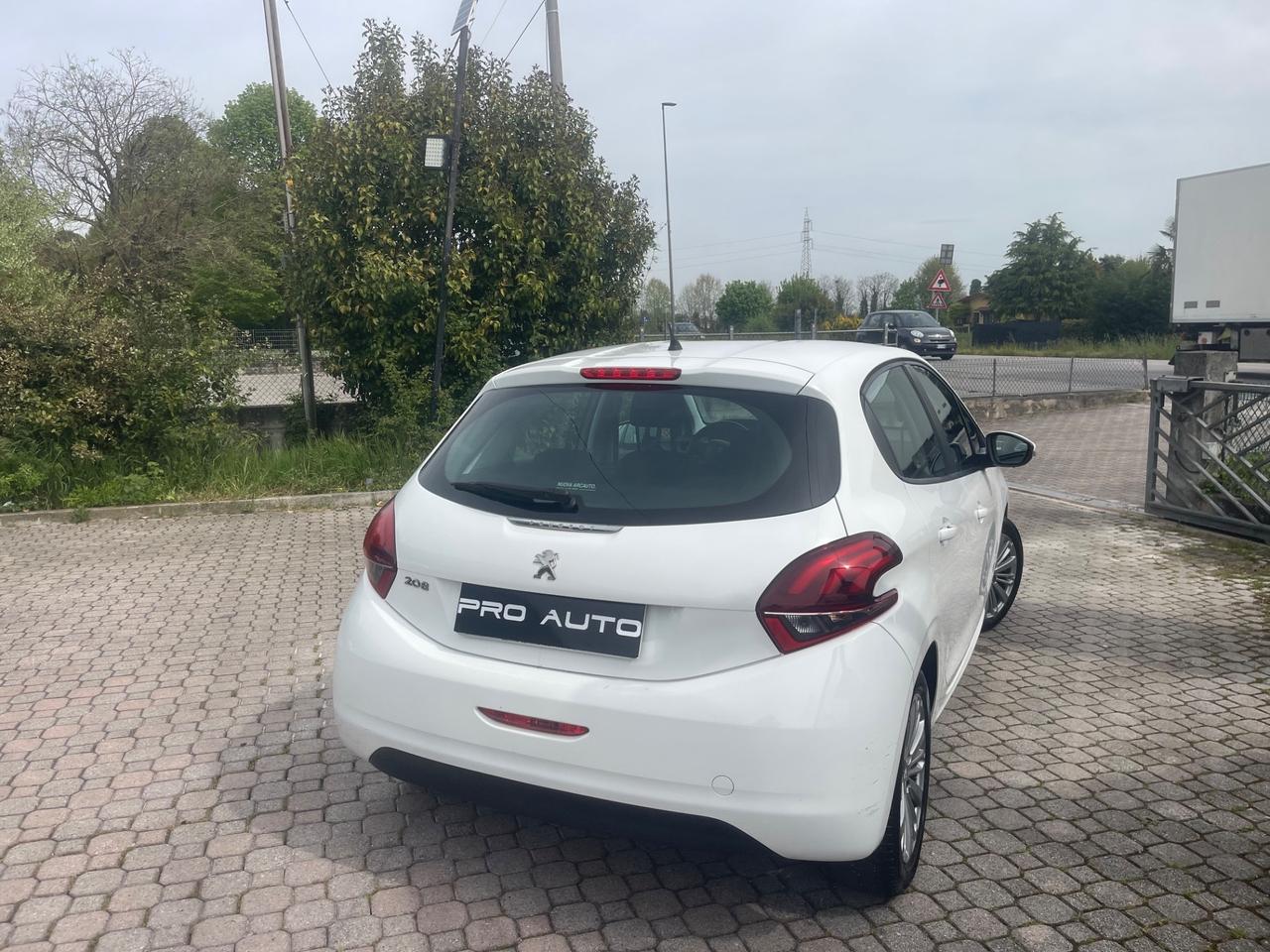 Peugeot 208 PureTech 82 5 porte Allure