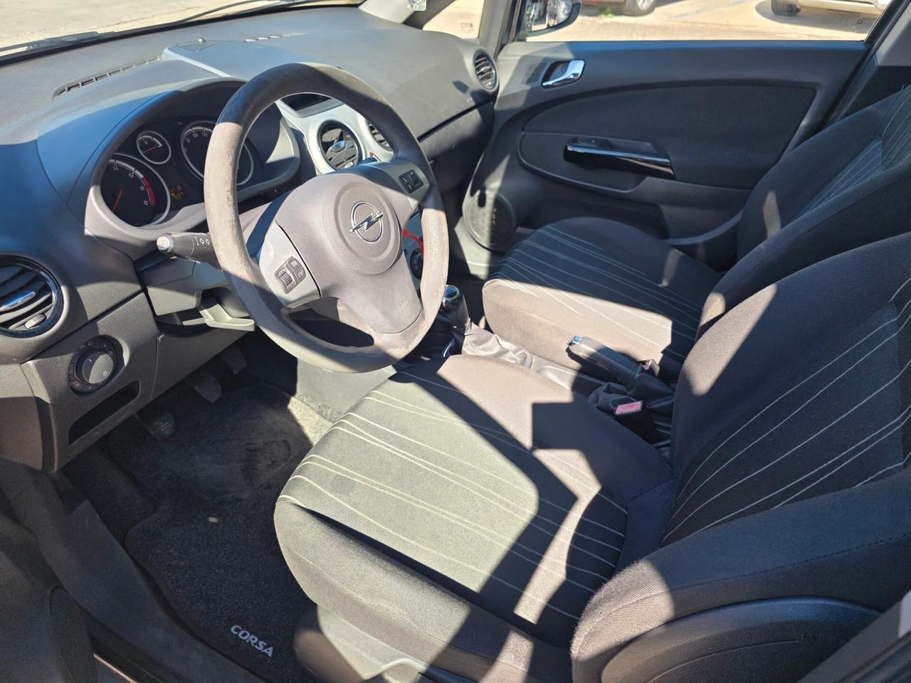 Opel Corsa 1.2 5 porte Enjoy